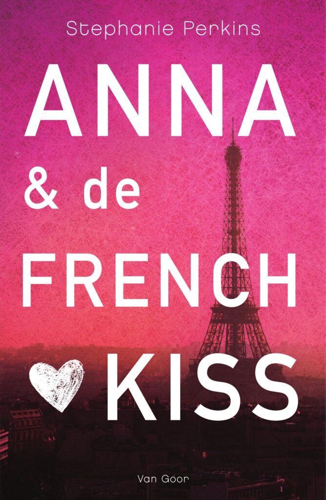De cover van Anna & de Frenck kiss geschreven door Stephanie Perkins. We zien een roze lucht met op de achtergrond de Eiffeltoren.